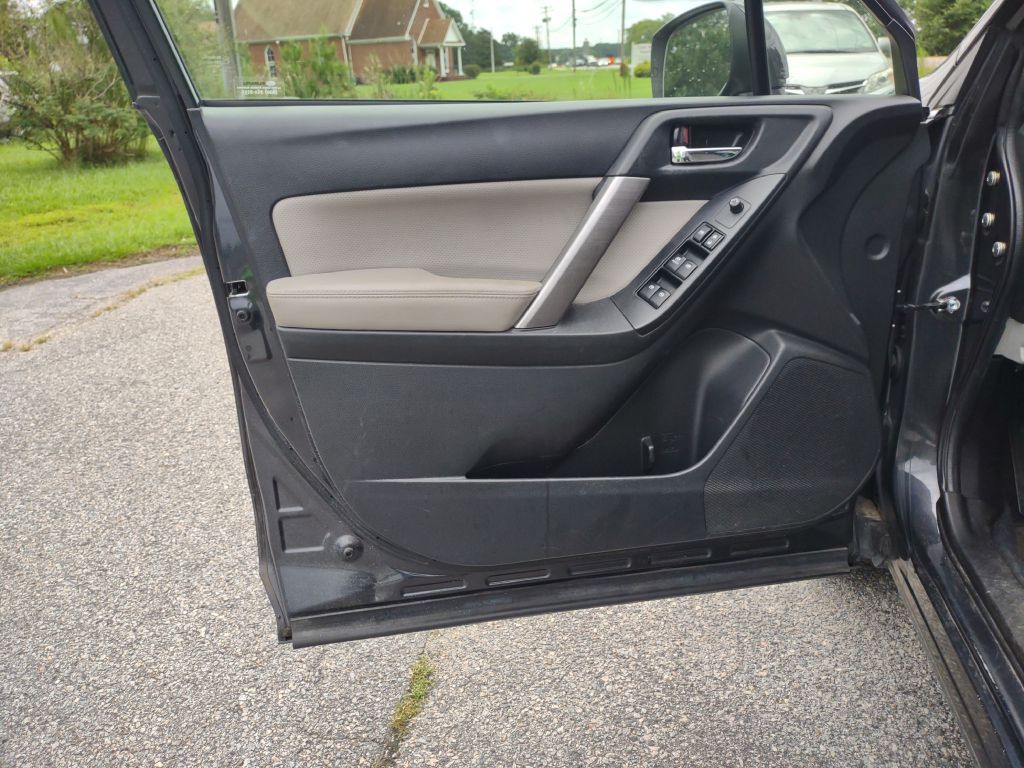 2016 Subaru Forester Image 7