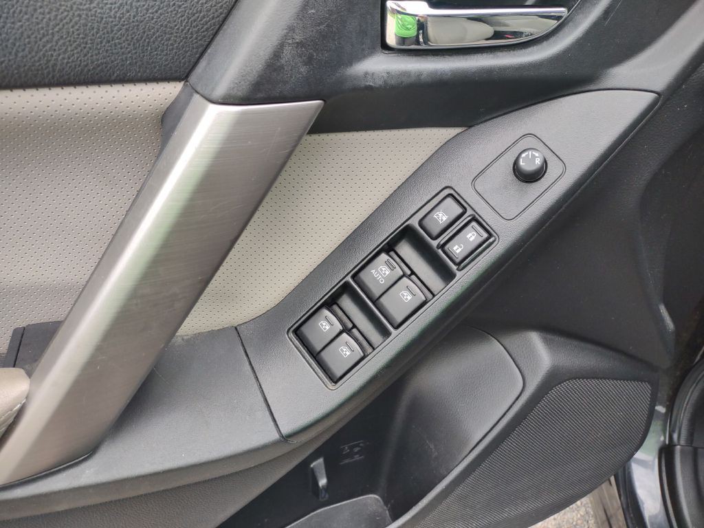 2016 Subaru Forester Image 8