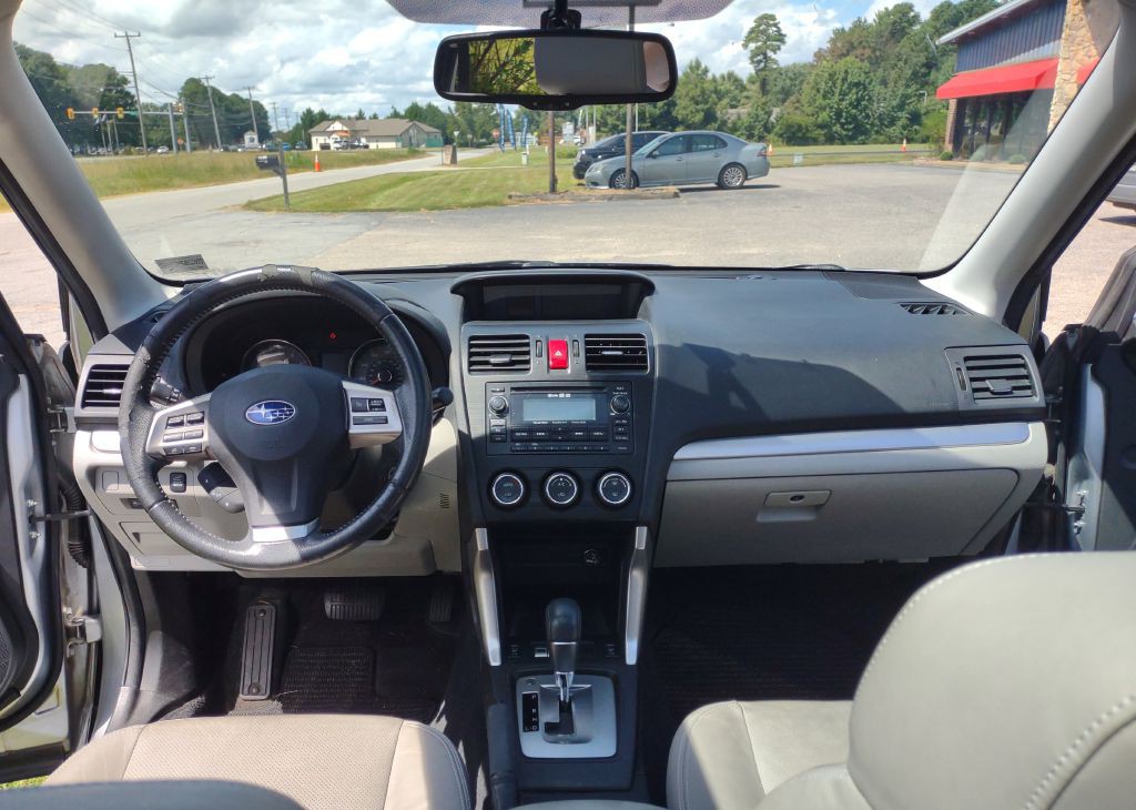 2014 Subaru Forester Image 12