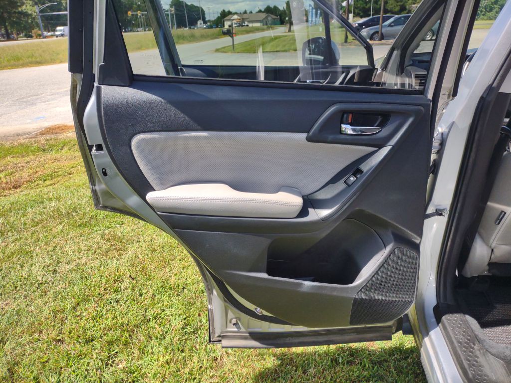 2014 Subaru Forester Image 19