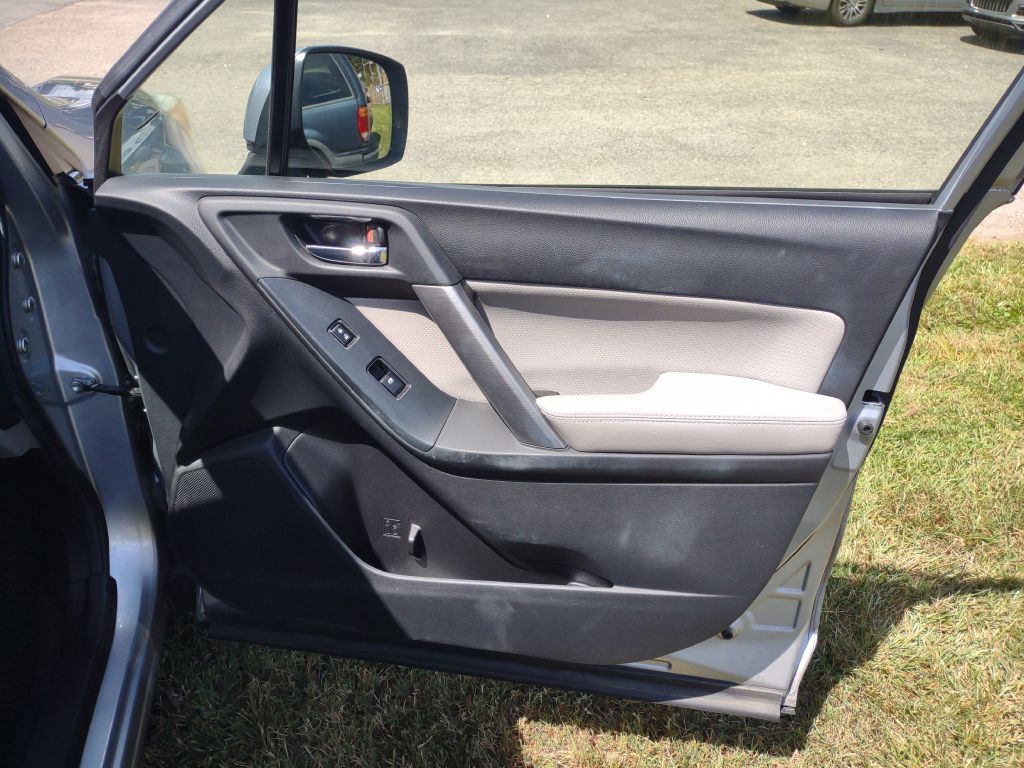 2014 Subaru Forester Image 24