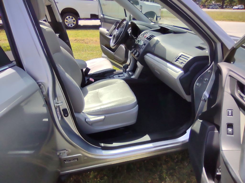 2014 Subaru Forester Image 25