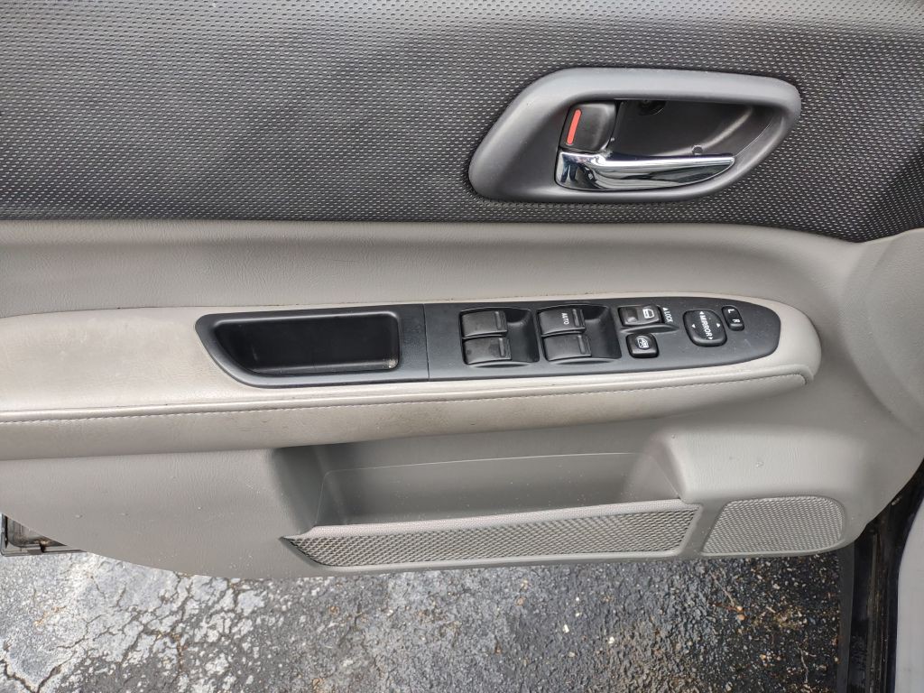 2004 Subaru Forester Image 8