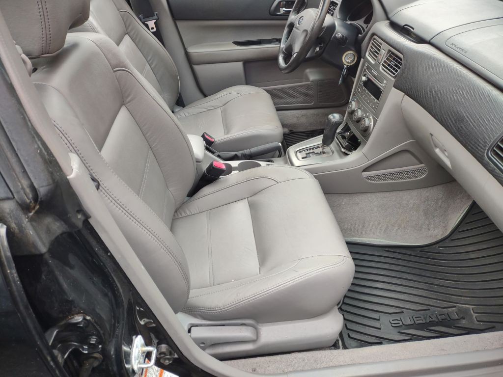 2004 Subaru Forester Image 21