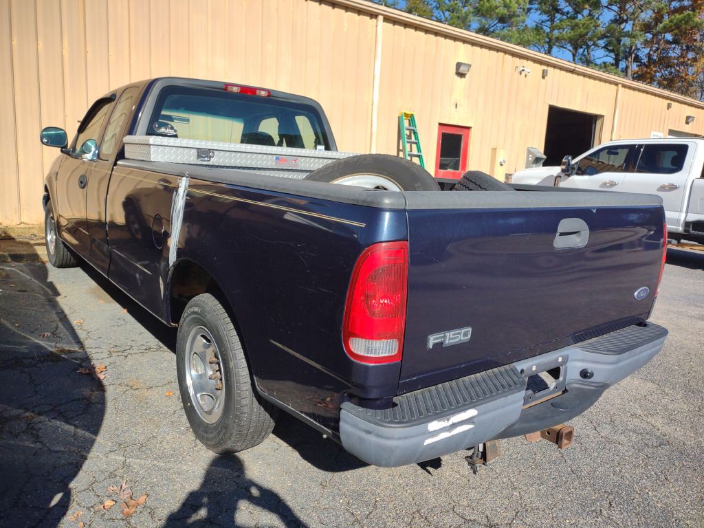 2003 Ford F-150 Image 2