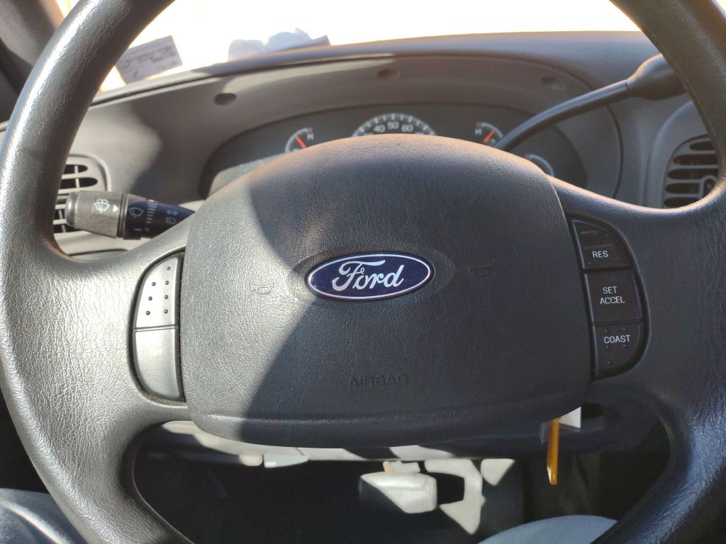 2003 Ford F-150 Image 6