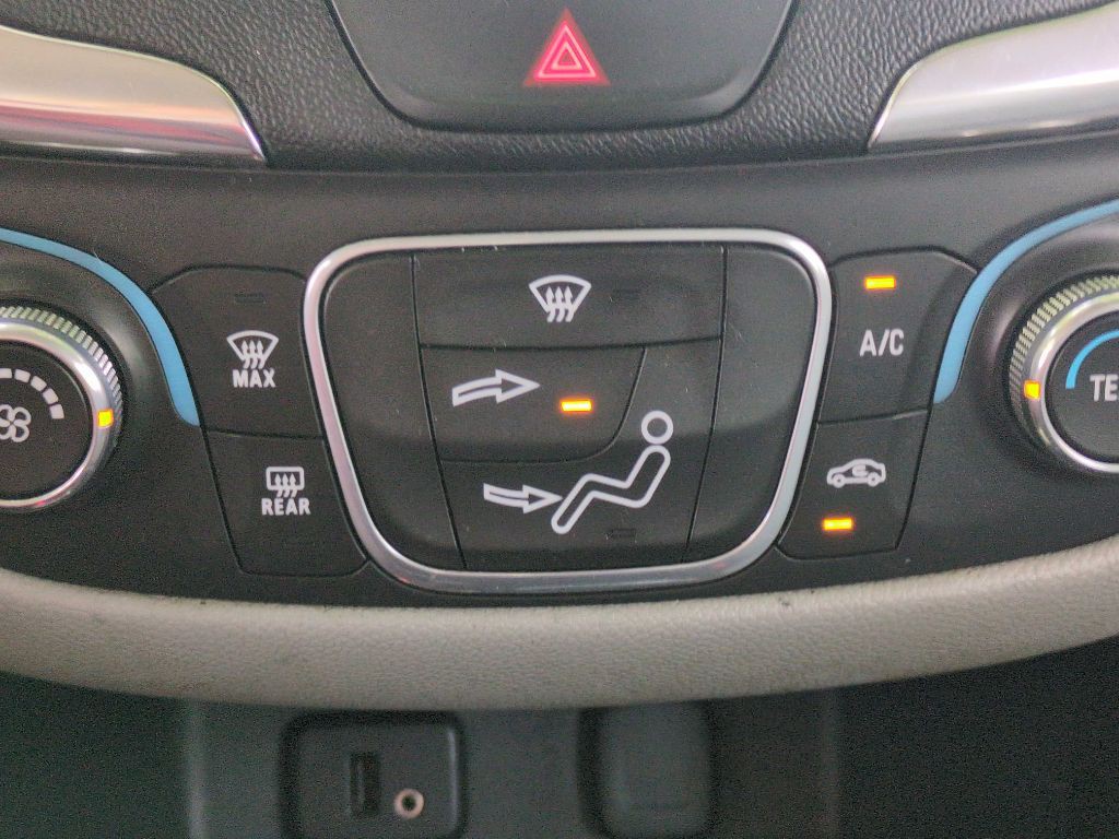 2018 Chevrolet Equinox Image 18