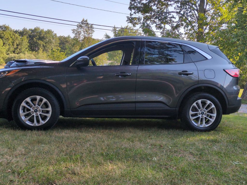 2020 Ford Escape Image 3
