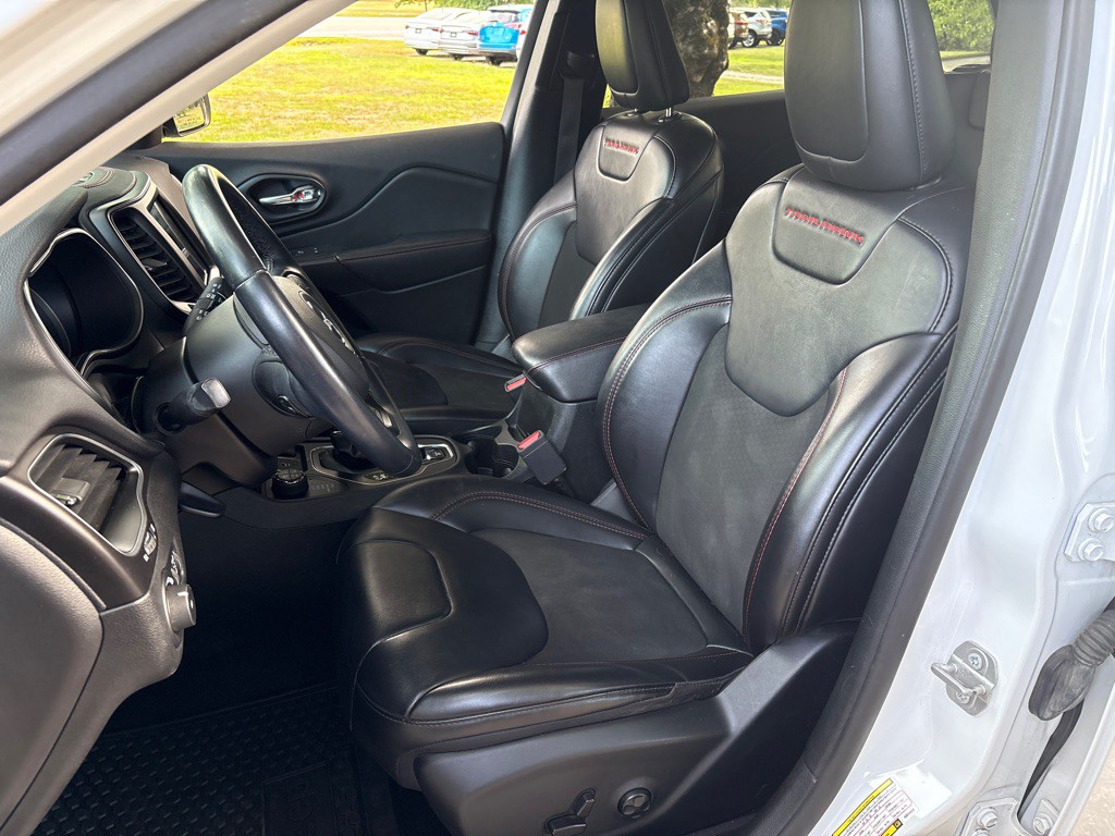 2019 Jeep Cherokee Image 9