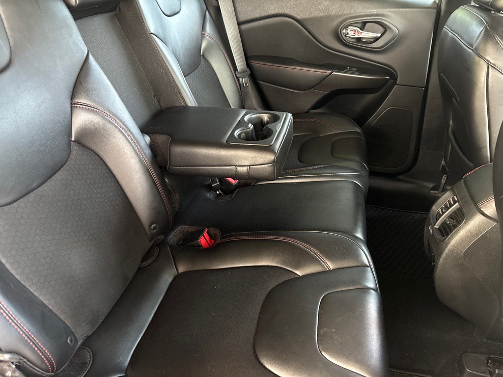 2019 Jeep Cherokee Image 13