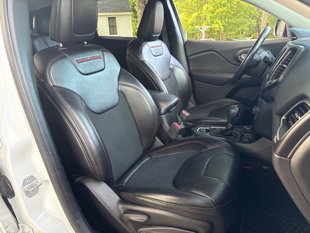 2019 Jeep Cherokee Image 15