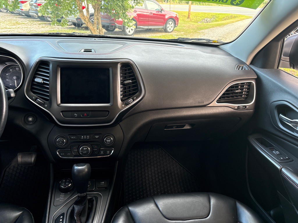 2019 Jeep Cherokee Image 18