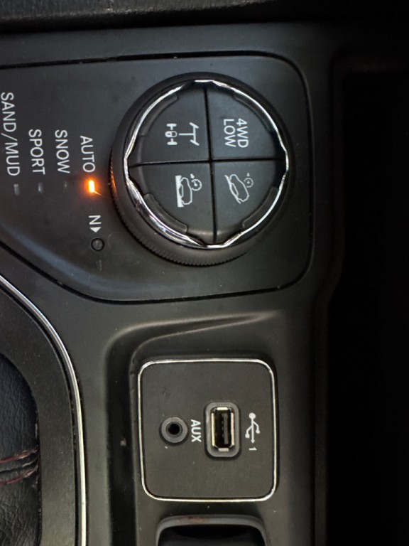 2019 Jeep Cherokee Image 27