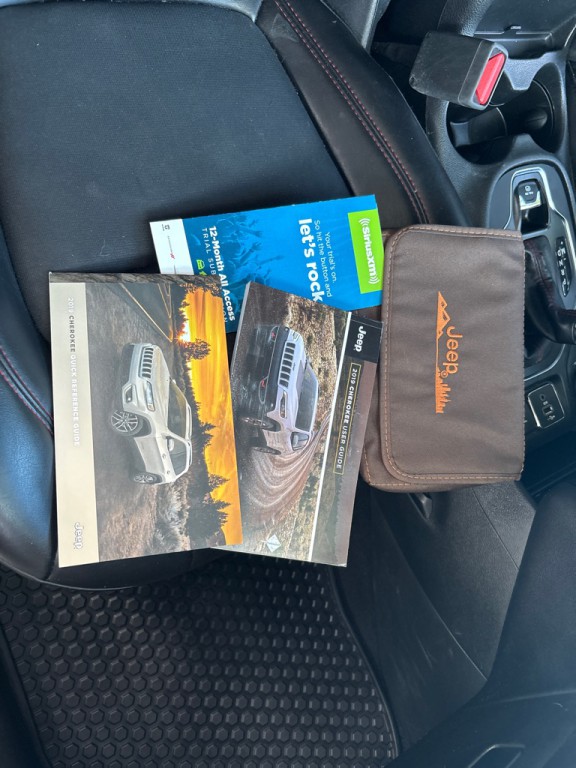 2019 Jeep Cherokee Image 30