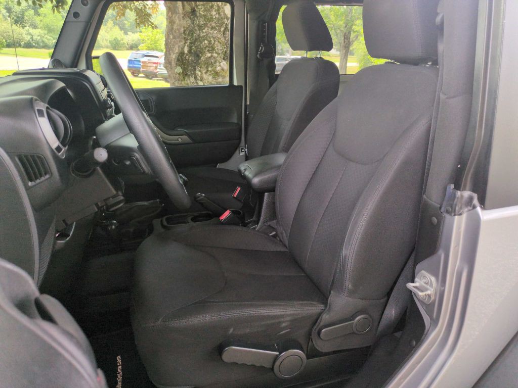 2013 Jeep Wrangler Image 7