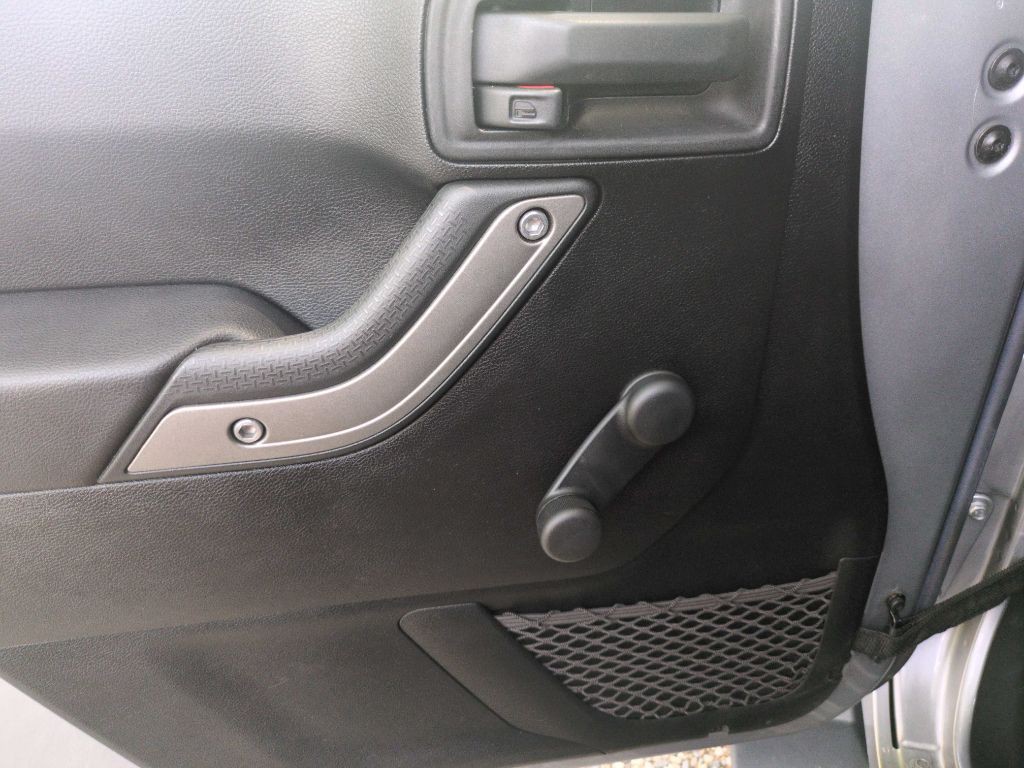 2013 Jeep Wrangler Image 15