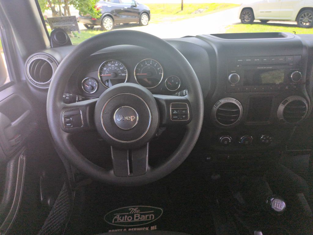 2013 Jeep Wrangler Image 17