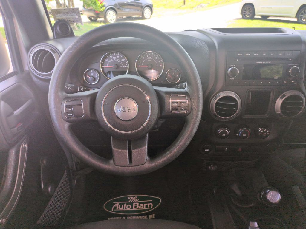 2013 Jeep Wrangler Image 18