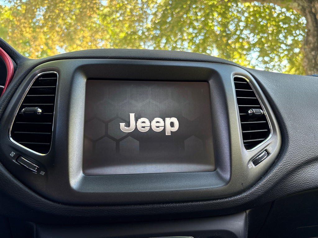 2020 Jeep Compass Image 20