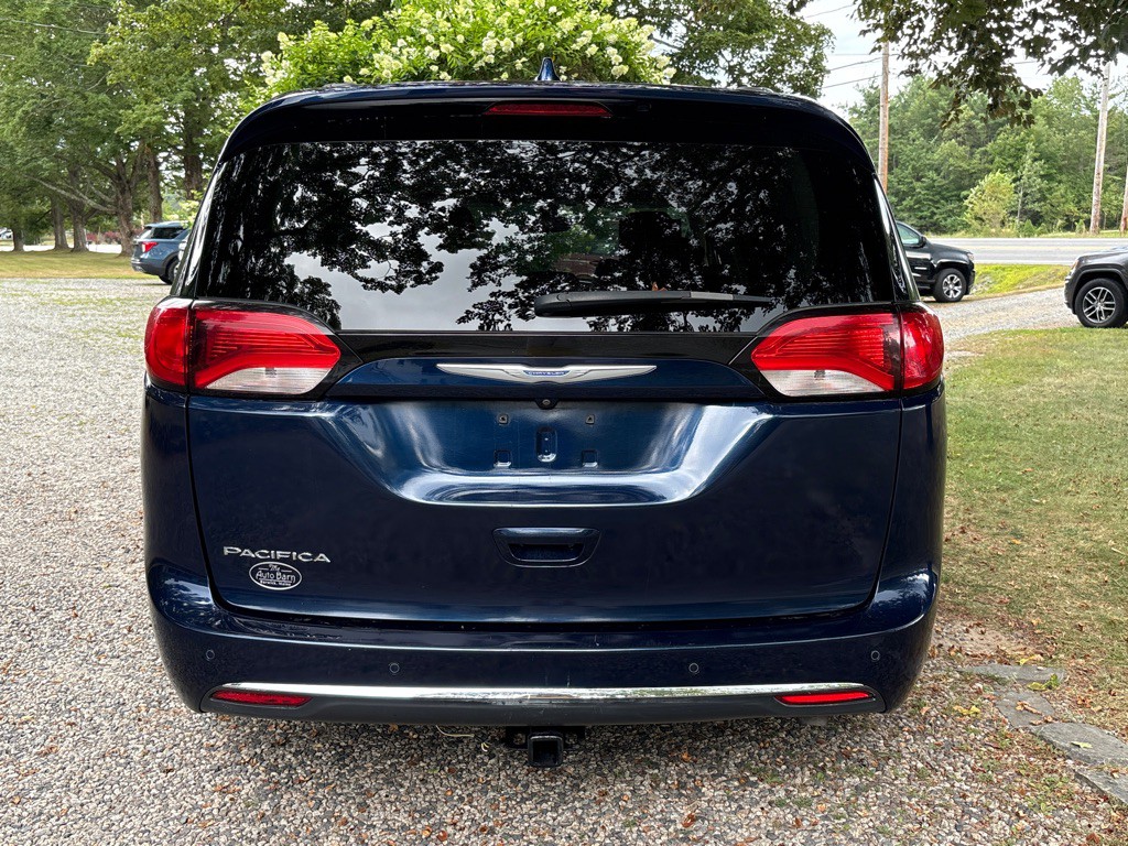 2017 Chrysler Pacifica Image 5