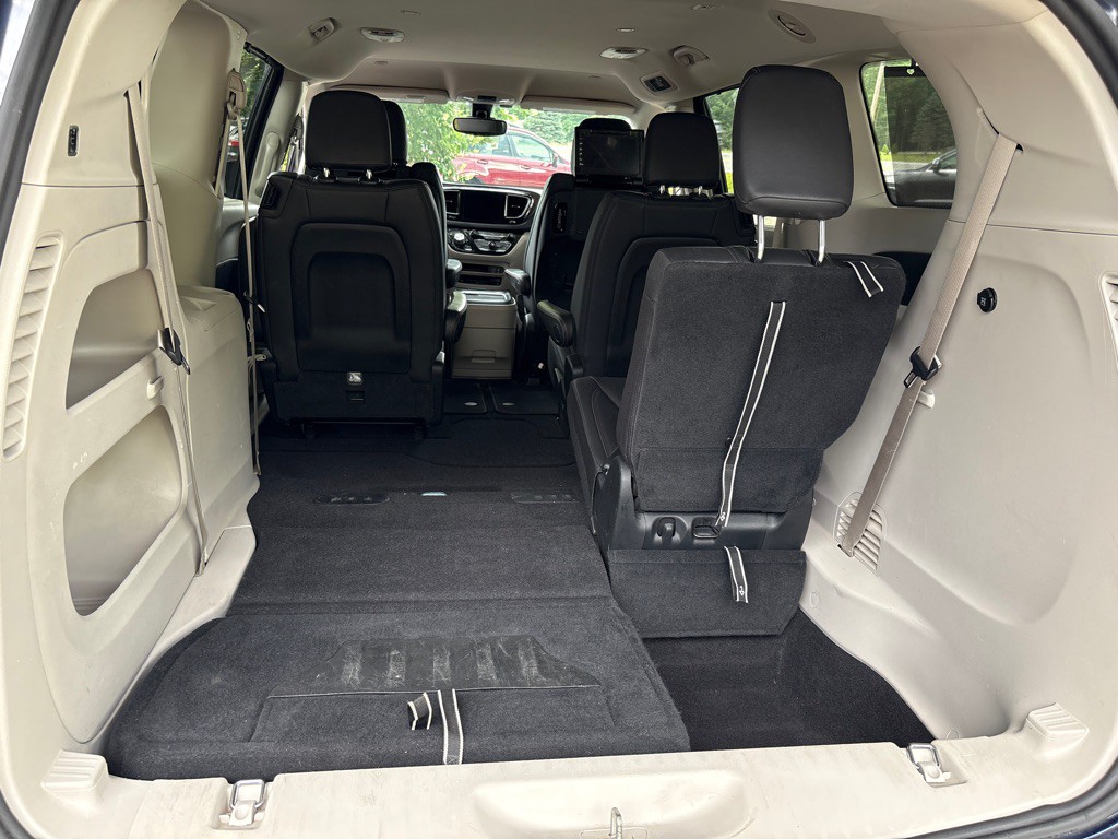 2017 Chrysler Pacifica Image 13