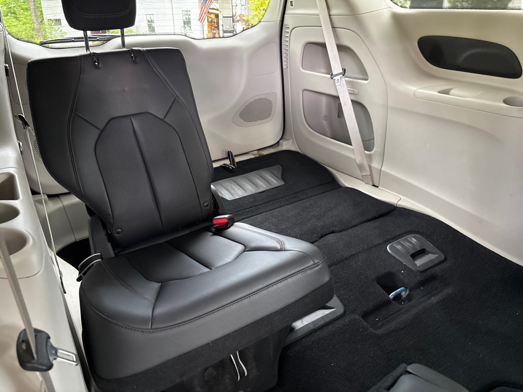 2017 Chrysler Pacifica Image 14