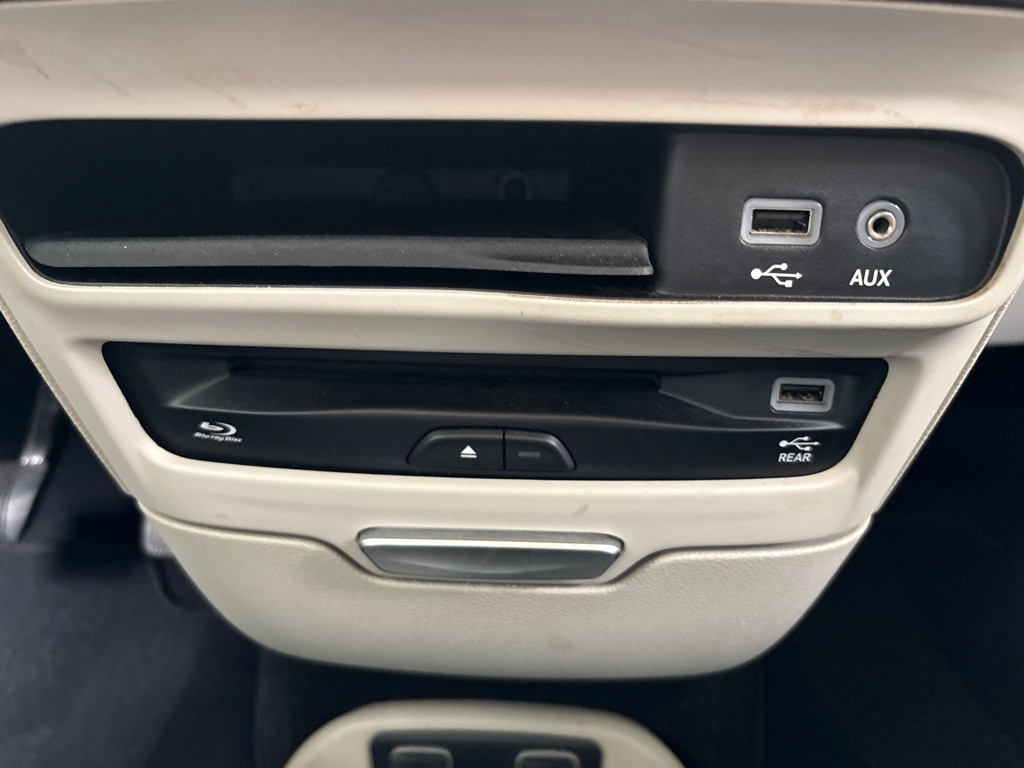 2017 Chrysler Pacifica Image 21