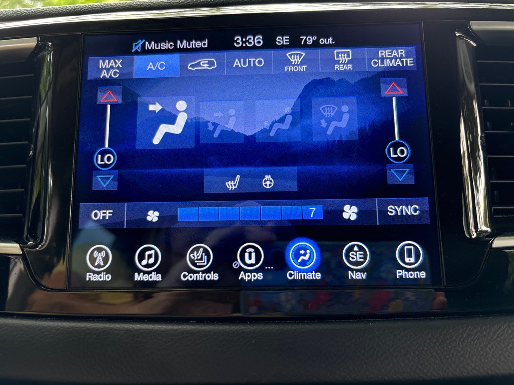 2017 Chrysler Pacifica Image 24