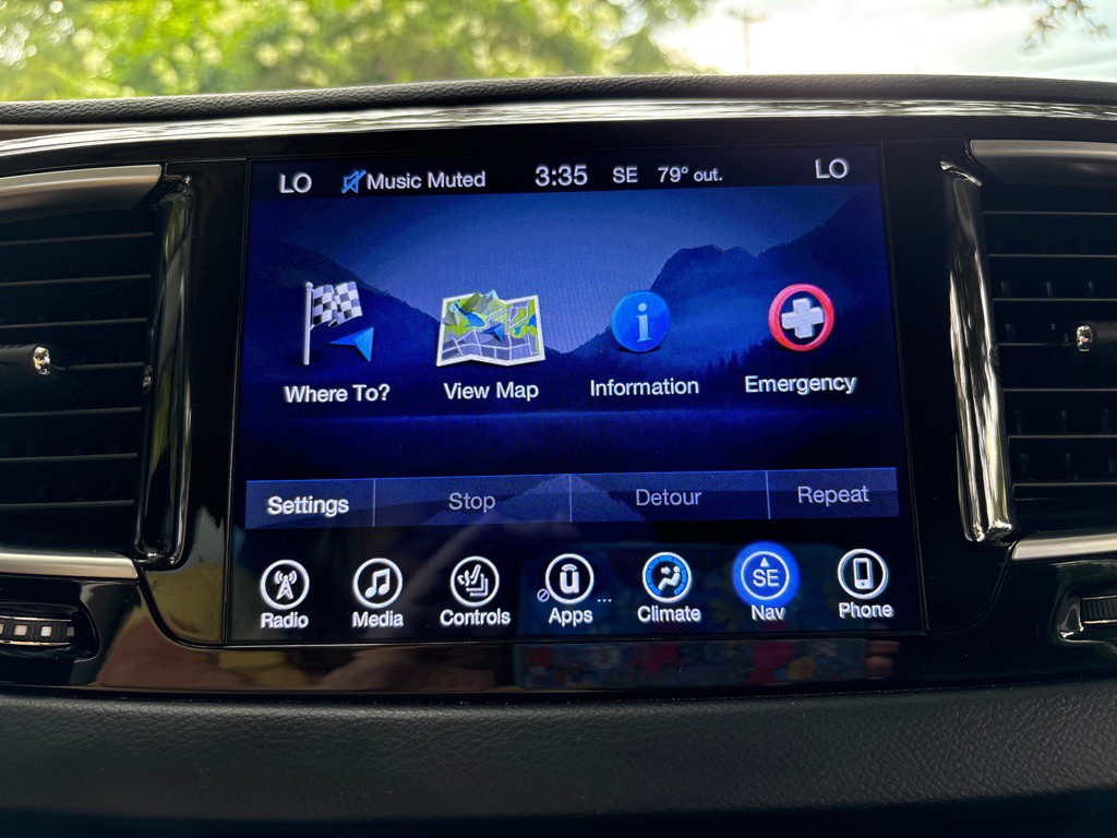 2017 Chrysler Pacifica Image 26