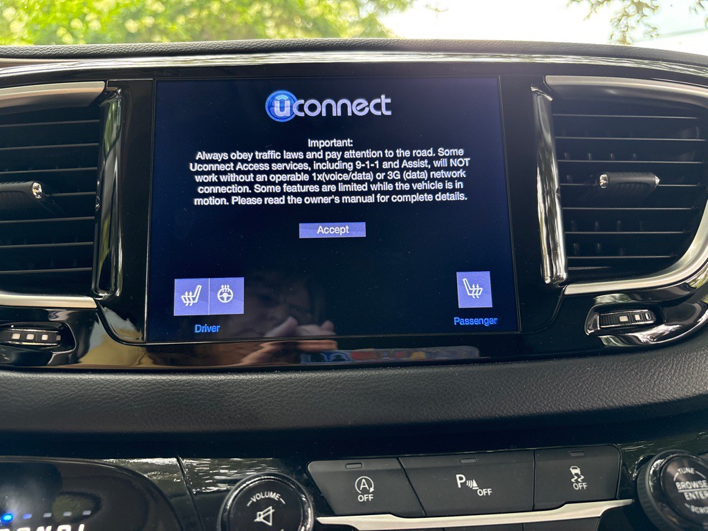2017 Chrysler Pacifica Image 27