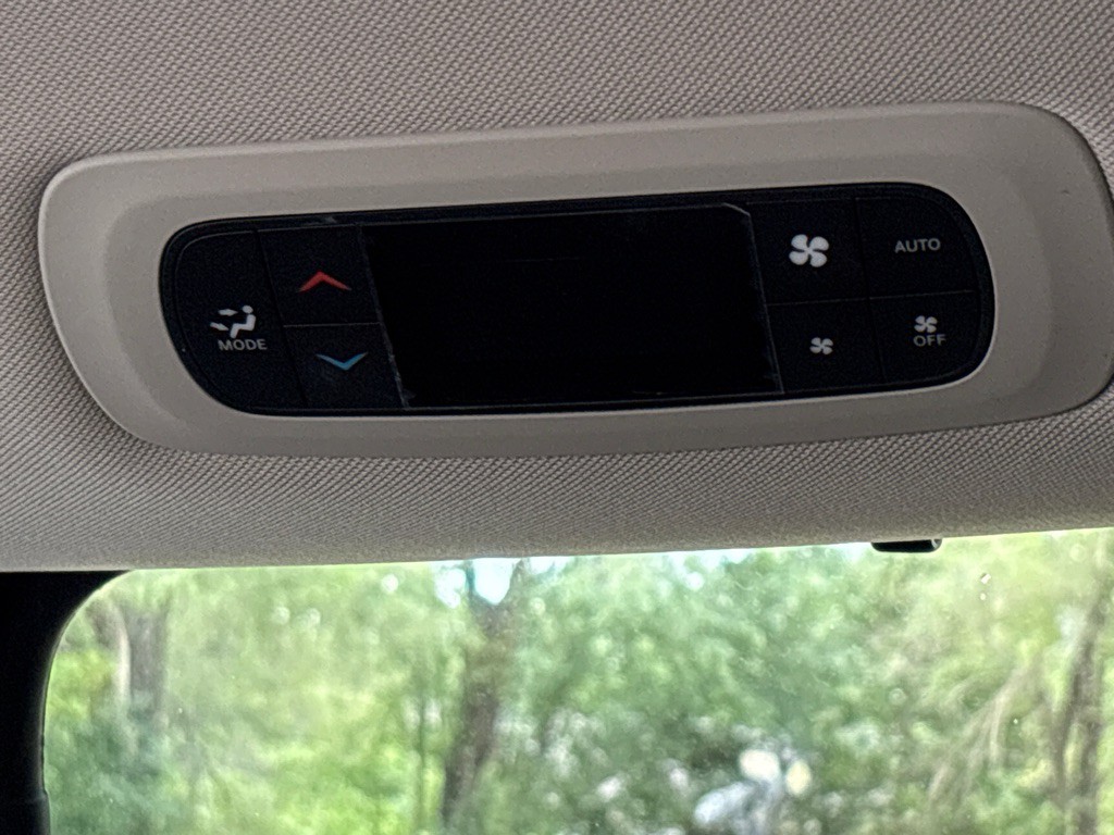 2017 Chrysler Pacifica Image 28