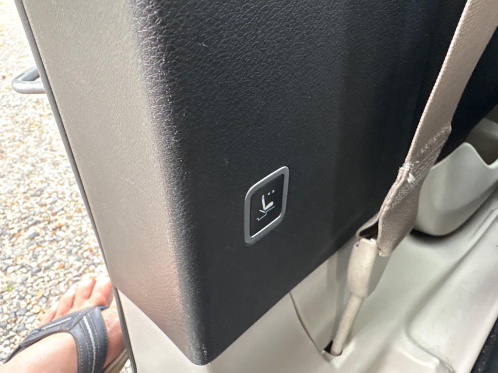 2017 Chrysler Pacifica Image 31