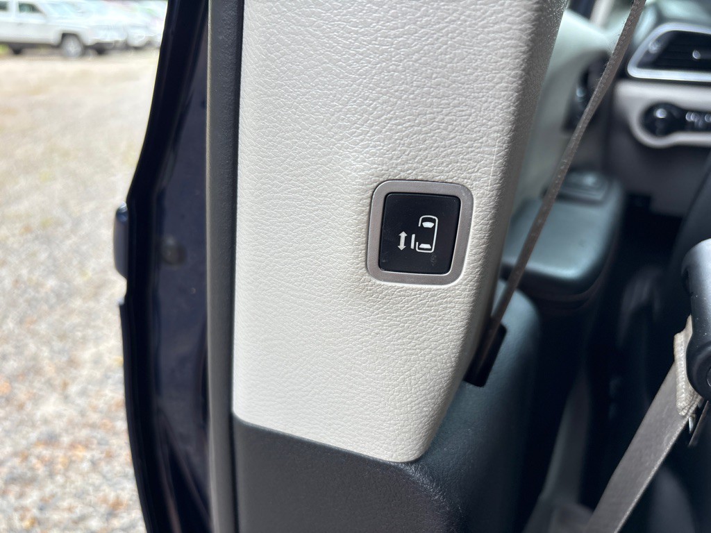 2017 Chrysler Pacifica Image 32