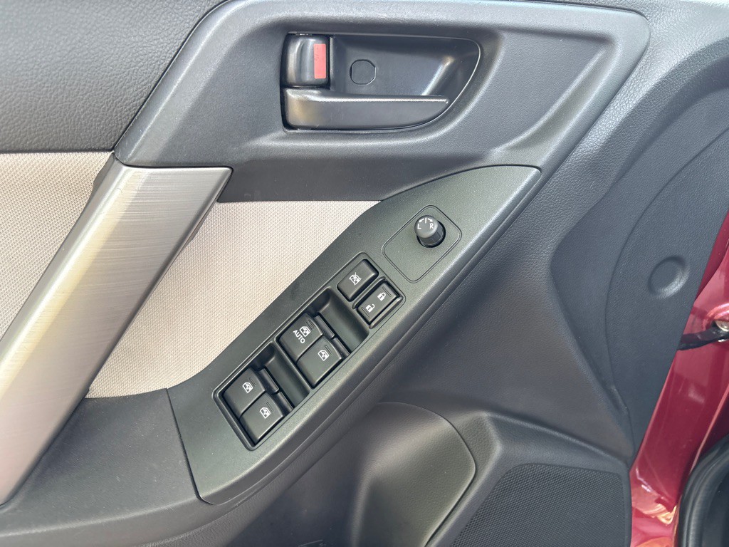 2014 Subaru Forester Image 16