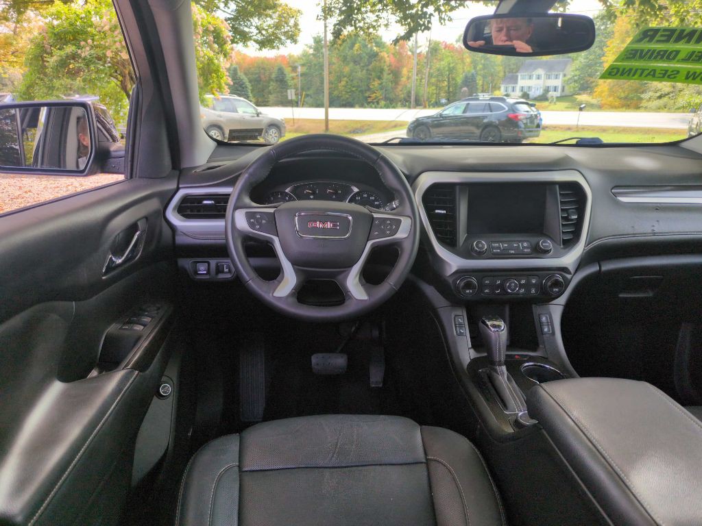 2017 GMC Acadia Image 8