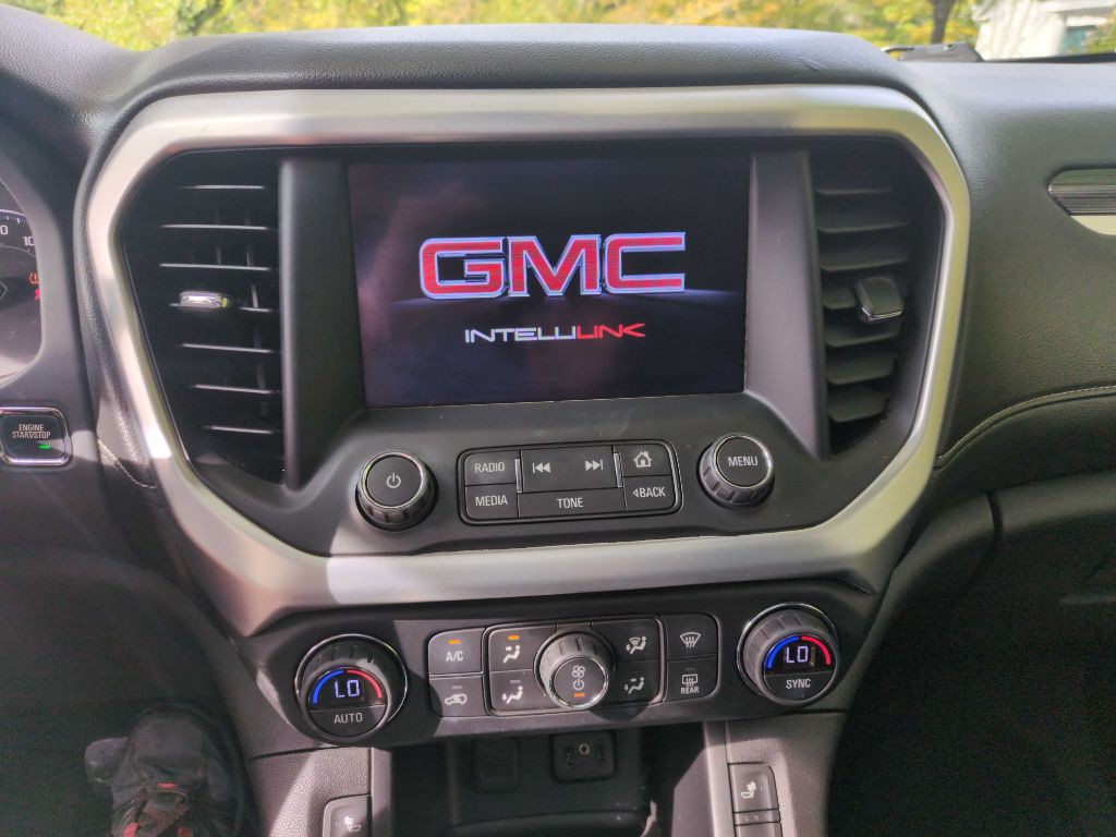 2017 GMC Acadia Image 18