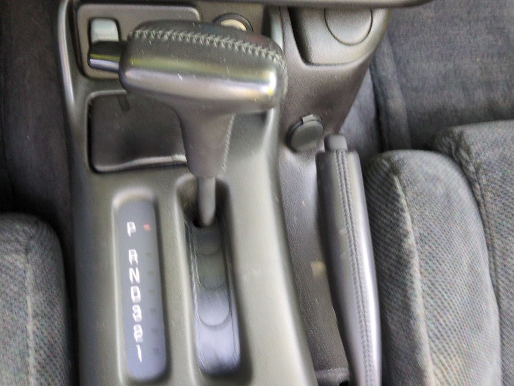 2002 Pontiac Firebird Image 17