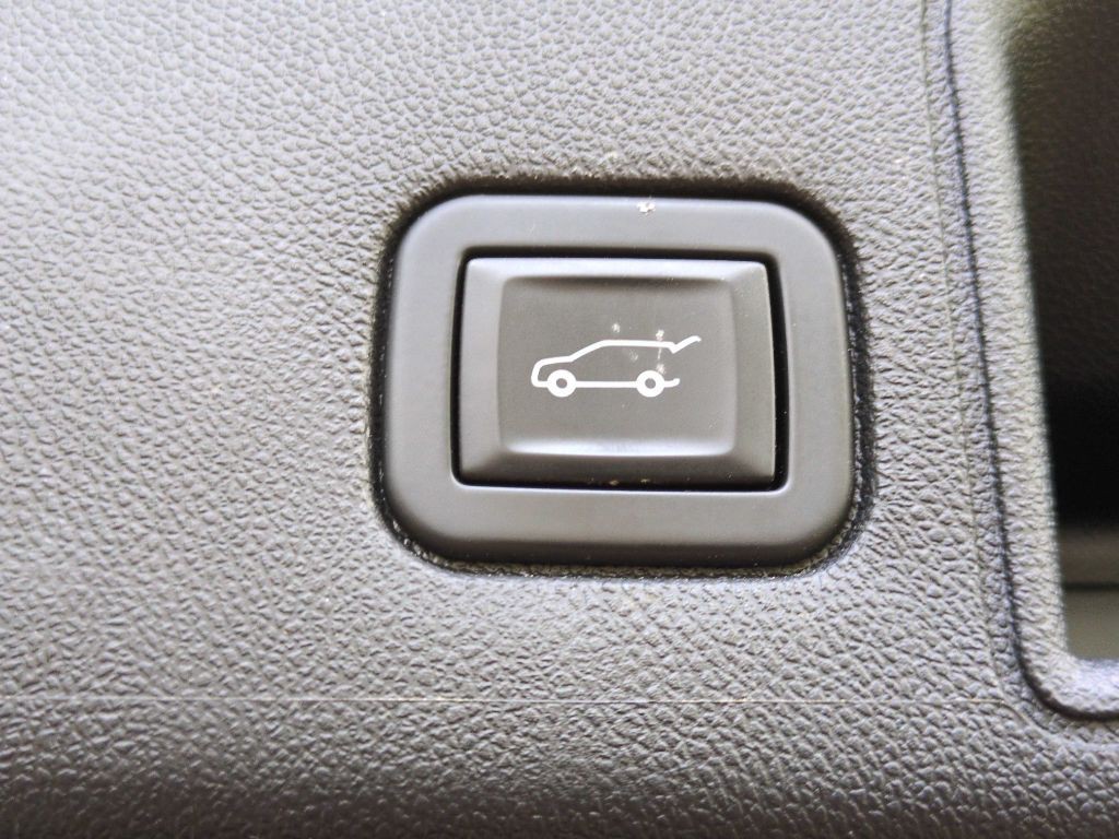 2020 GMC Terrain Image 25