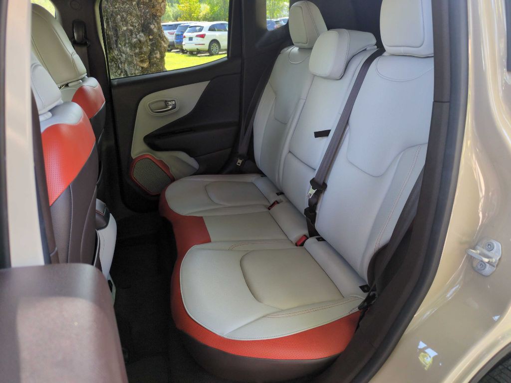 2016 Jeep Renegade Image 8