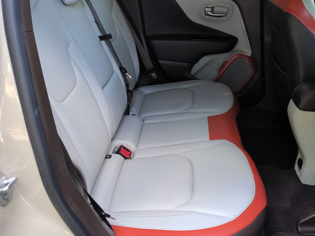 2016 Jeep Renegade Image 12