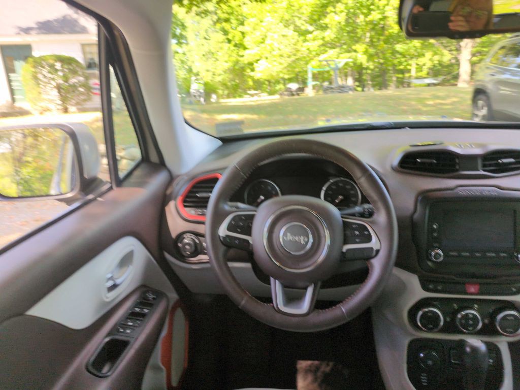 2016 Jeep Renegade Image 18