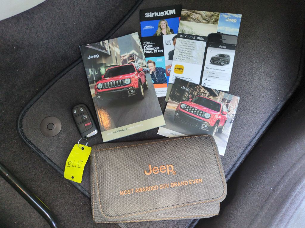2016 Jeep Renegade Image 32