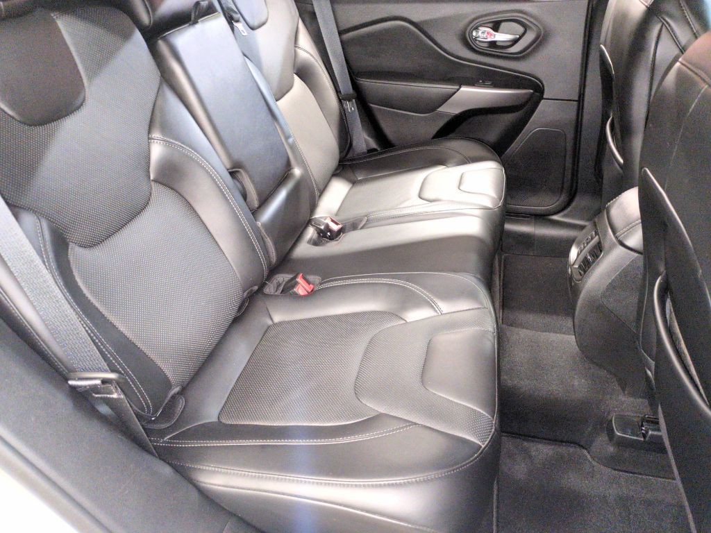 2020 Jeep Cherokee Image 13
