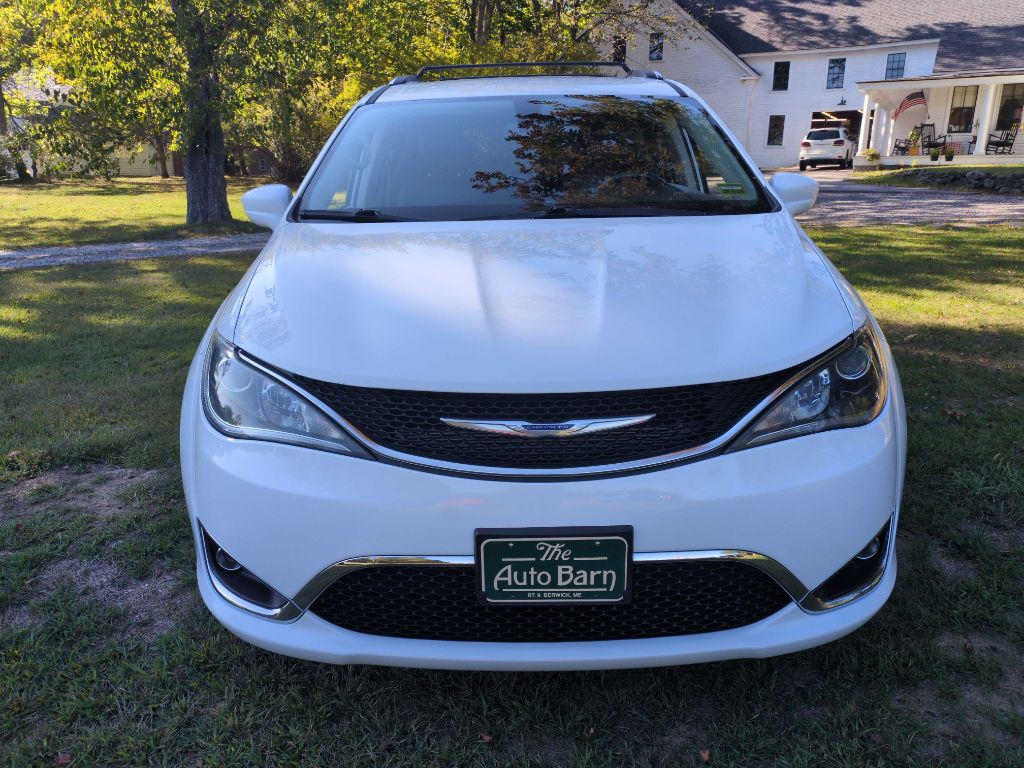 2020 Chrysler Pacifica Image 2