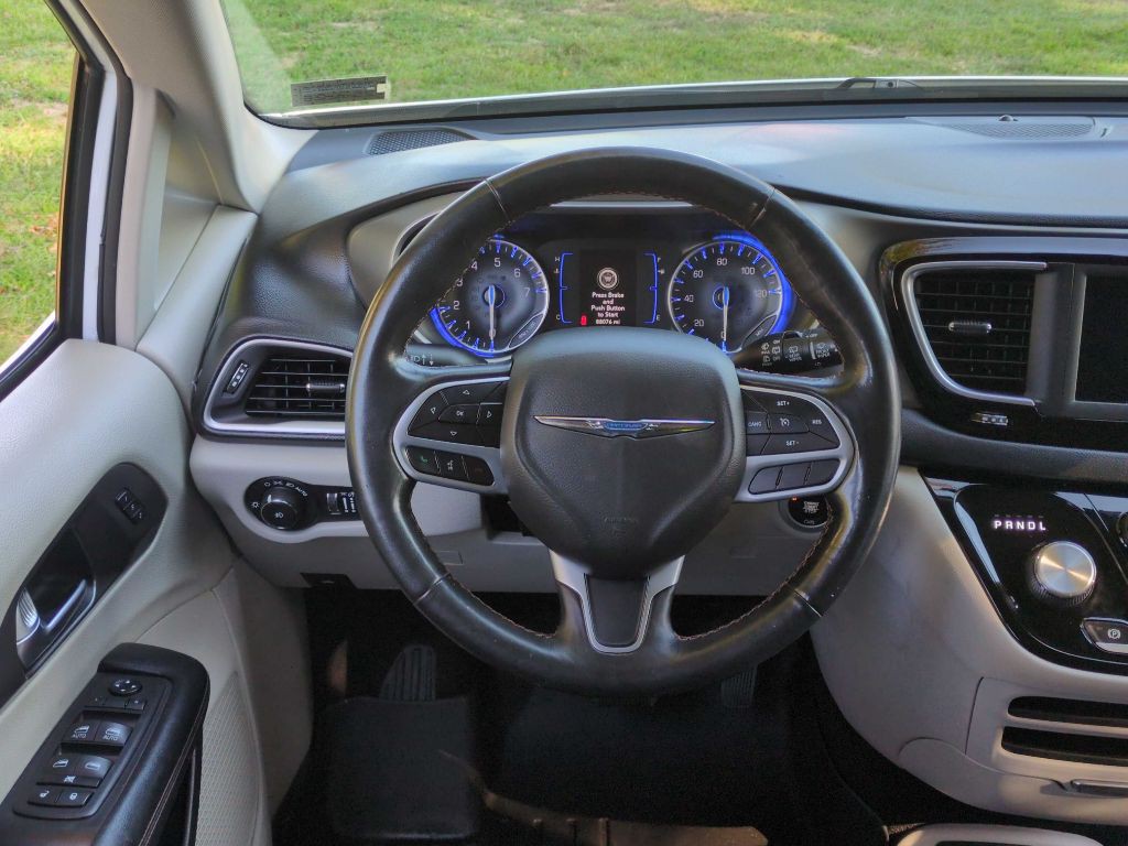 2020 Chrysler Pacifica Image 7