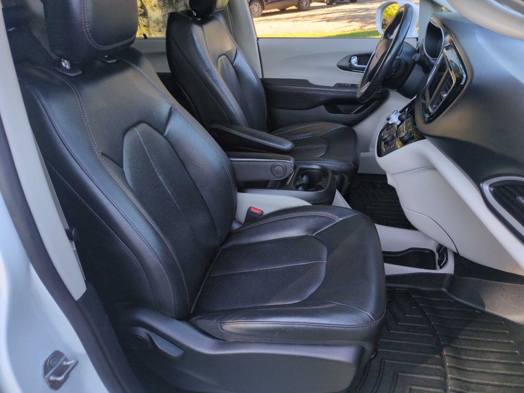 2020 Chrysler Pacifica Image 11