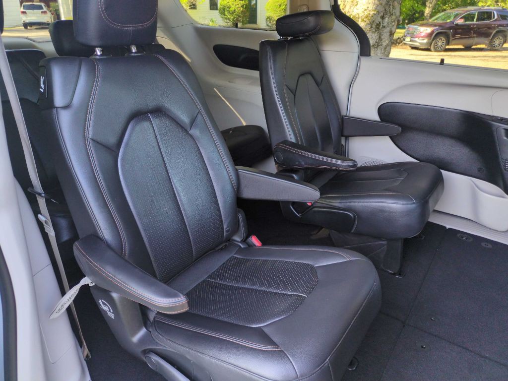 2020 Chrysler Pacifica Image 12