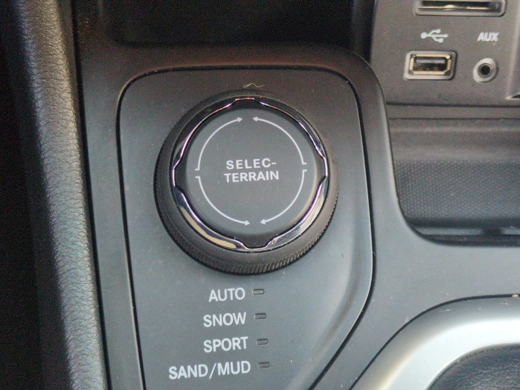 2016 Jeep Cherokee Image 20