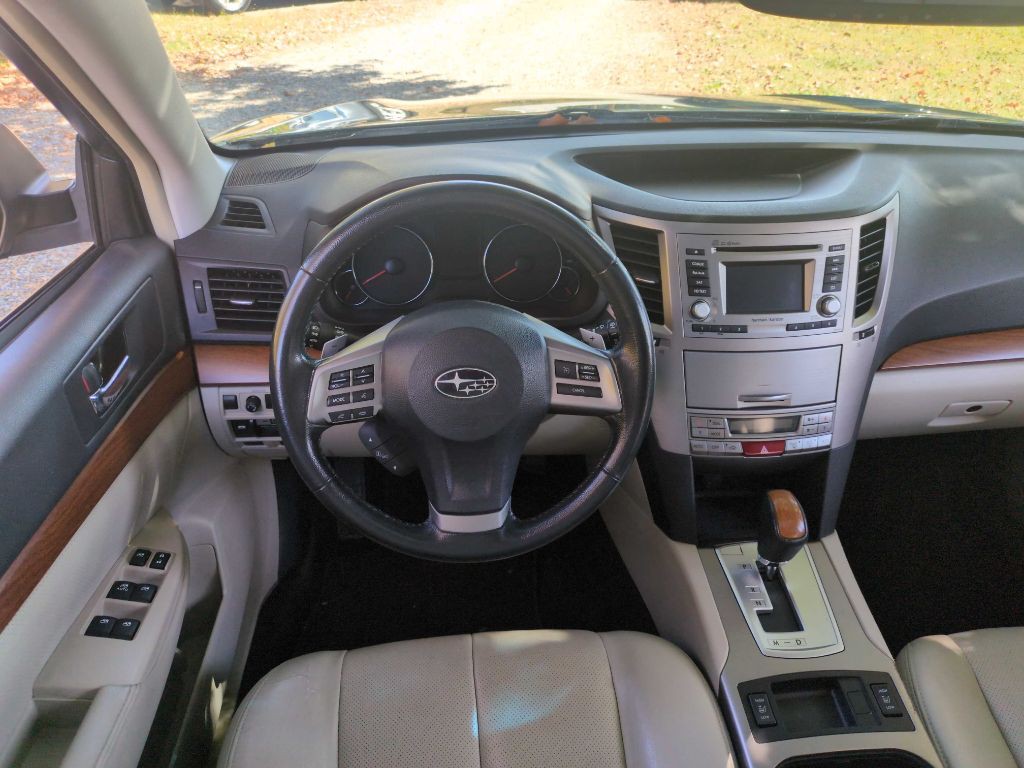 2013 Subaru Outback Image 8