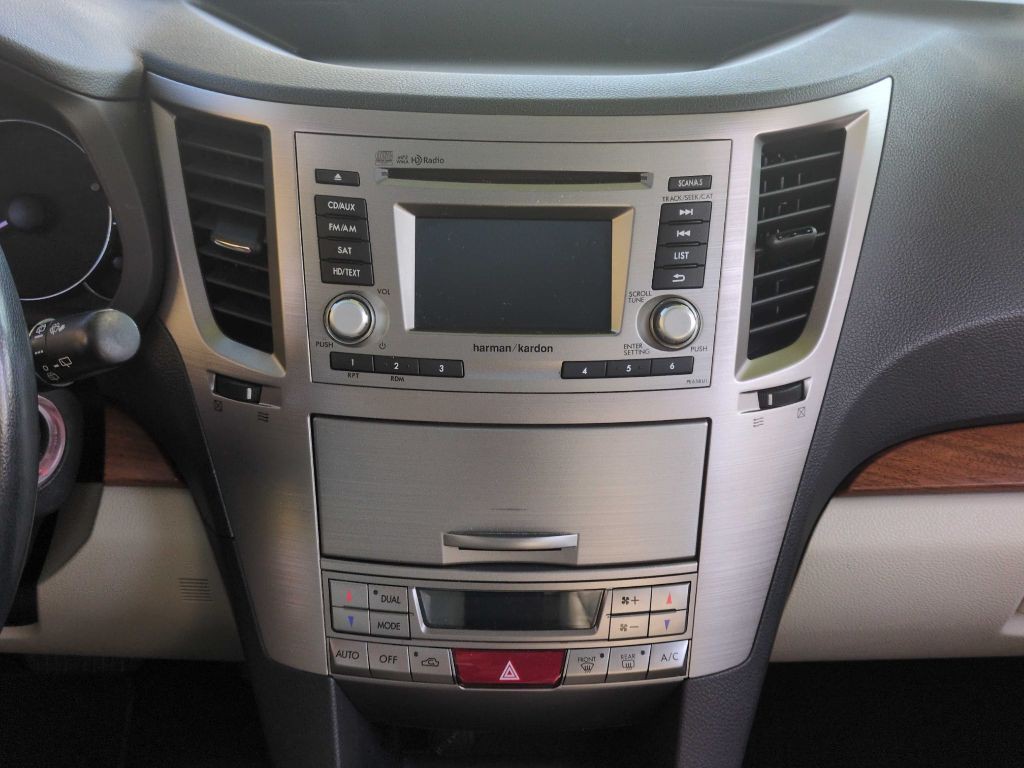 2013 Subaru Outback Image 15
